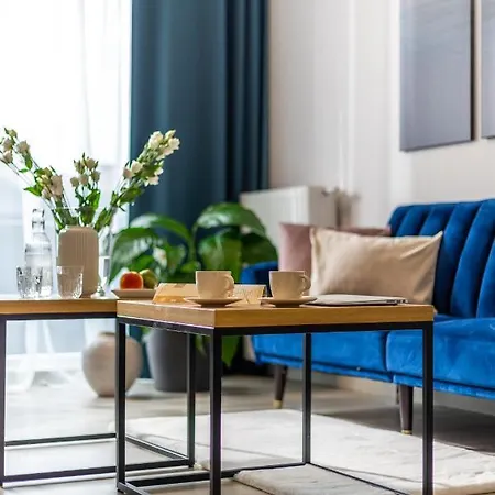 Daire Dabrowskiego By The Railway Station *