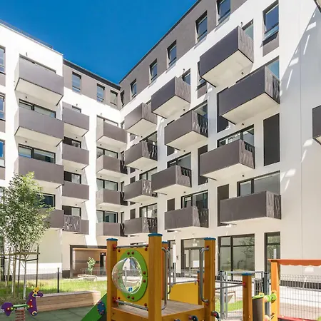 Daire Dabrowskiego By The Railway Station *