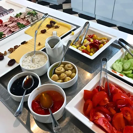 Daire Dabrowskiego By The Railway Station Wroclaw