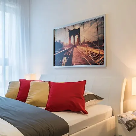 Dabrowskiego By The Railway Station Daire Wroclaw