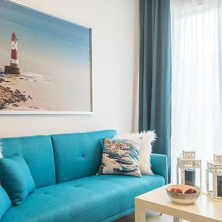 Daire Dabrowskiego By The Railway Station