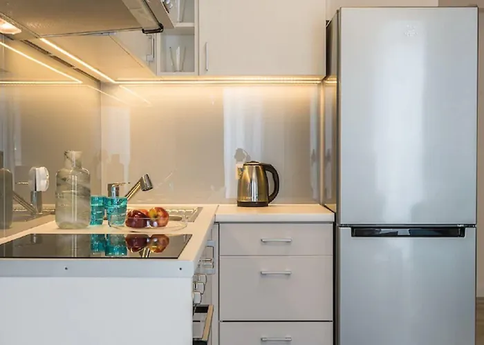 Dabrowskiego By The Railway Station Lägenhet