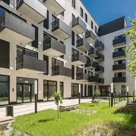Dabrowskiego By The Railway Station Appartement *