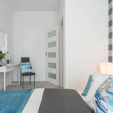Dabrowskiego By The Railway Station Appartement Wrocław