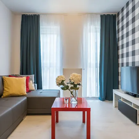 Dabrowskiego By The Railway Station Appartement *