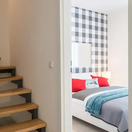 Dabrowskiego By The Railway Station Appartement