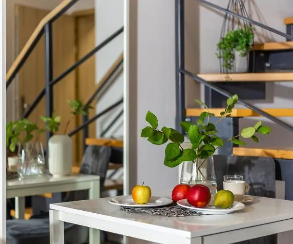 Dabrowskiego By The Railway Station ורוצלב