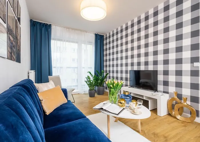 Dabrowskiego By The Railway Station Apartment