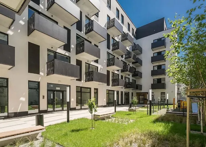 Dabrowskiego By The Railway Station Apartment *