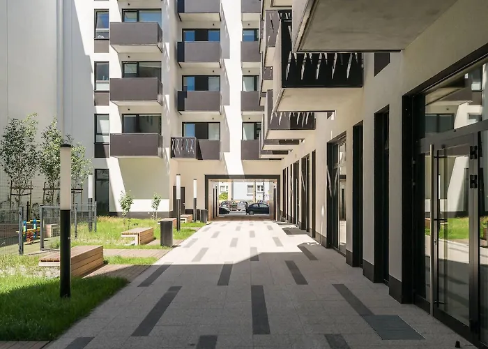 Dabrowskiego By The Railway Station ורוצלב