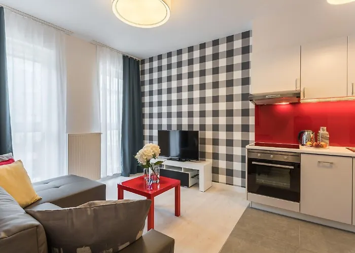 Dabrowskiego By The Railway Station Apartment *