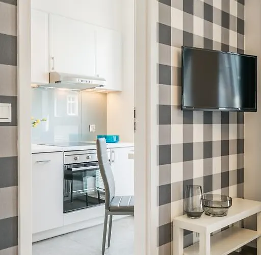 Dabrowskiego By The Railway Station Apartment *