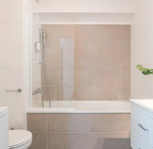 Dabrowskiego By The Railway Station * ורוצלב