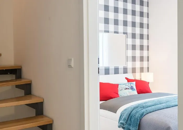 Dabrowskiego By The Railway Station Apartment